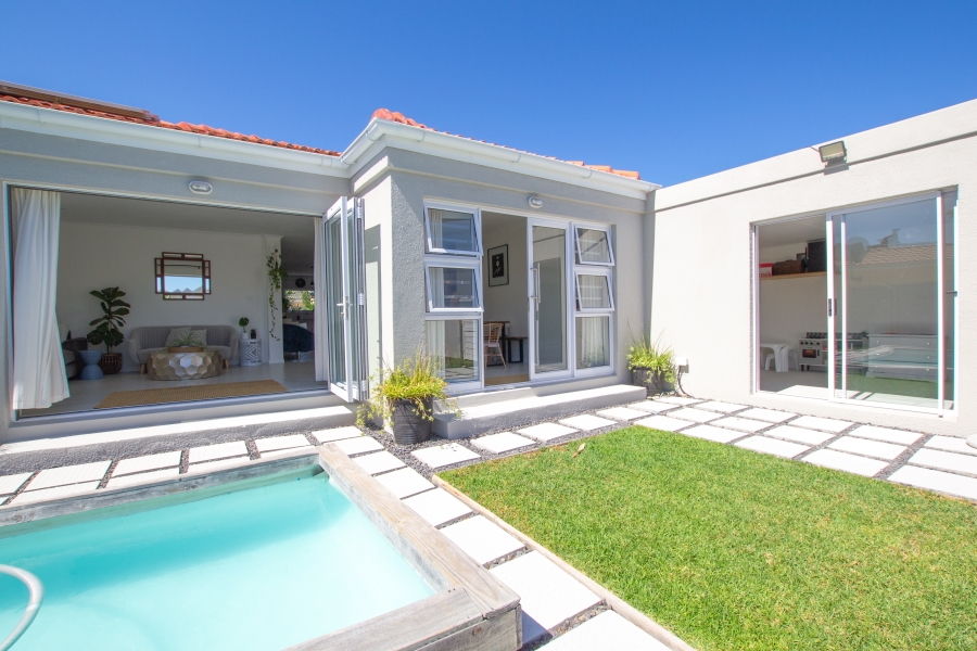 4 Bedroom Property for Sale in Sunningdale Western Cape